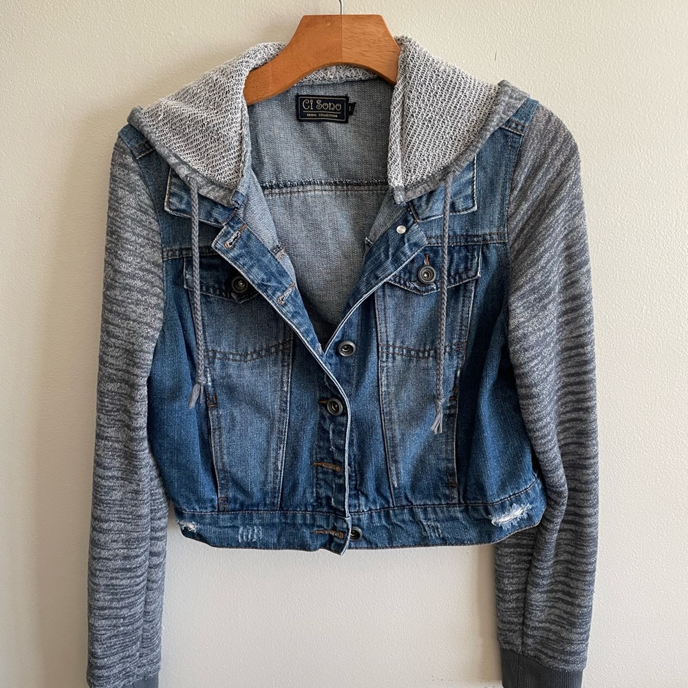 Cropped denim jacket with hood in Size L